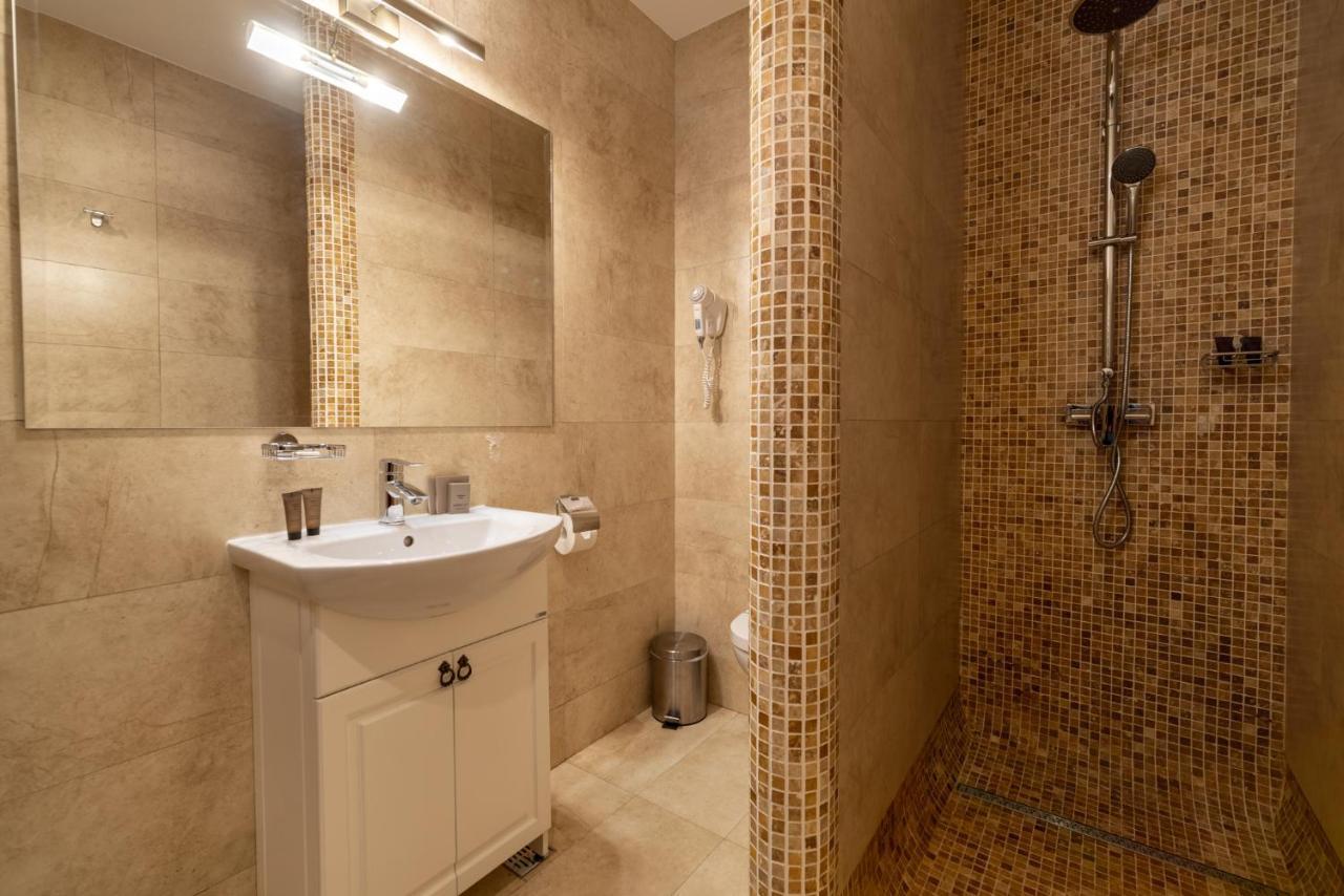 Rediu Hotel & Restaurant Botoşani Екстериор снимка