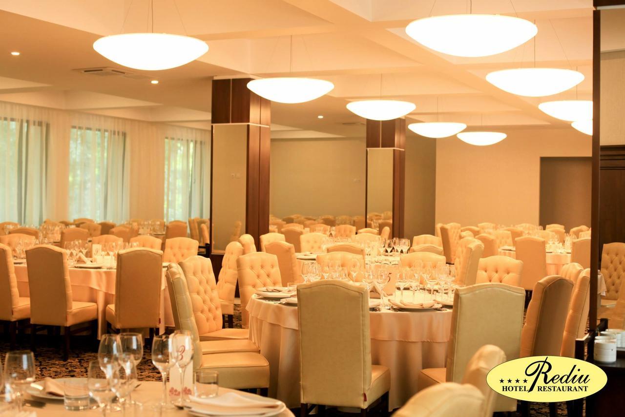 Rediu Hotel & Restaurant Botoşani Екстериор снимка
