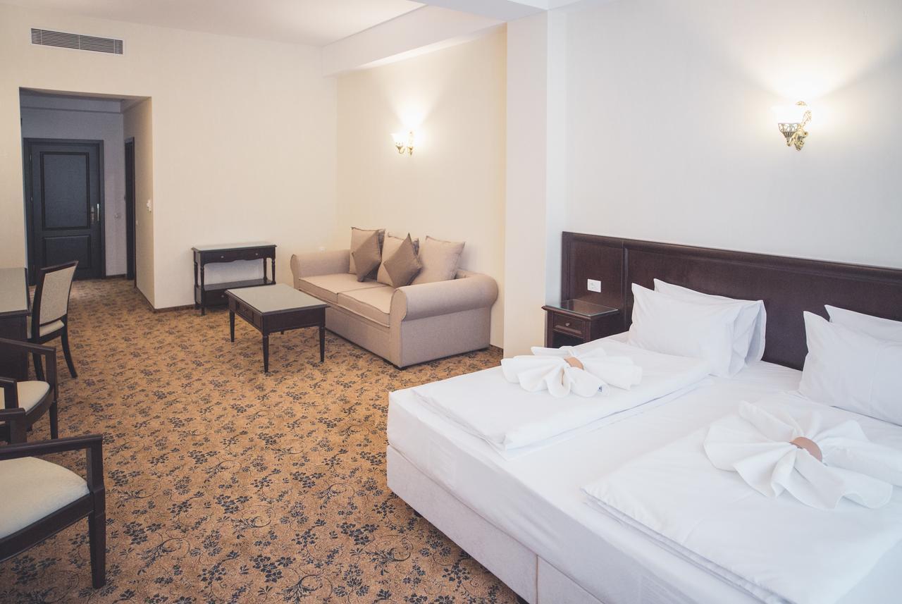 Rediu Hotel & Restaurant Botoşani Екстериор снимка